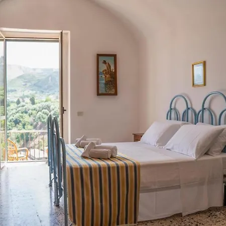 La Duchessa * Tropea